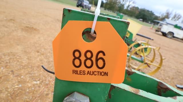 Image of John Deere MX6 equipment image 4