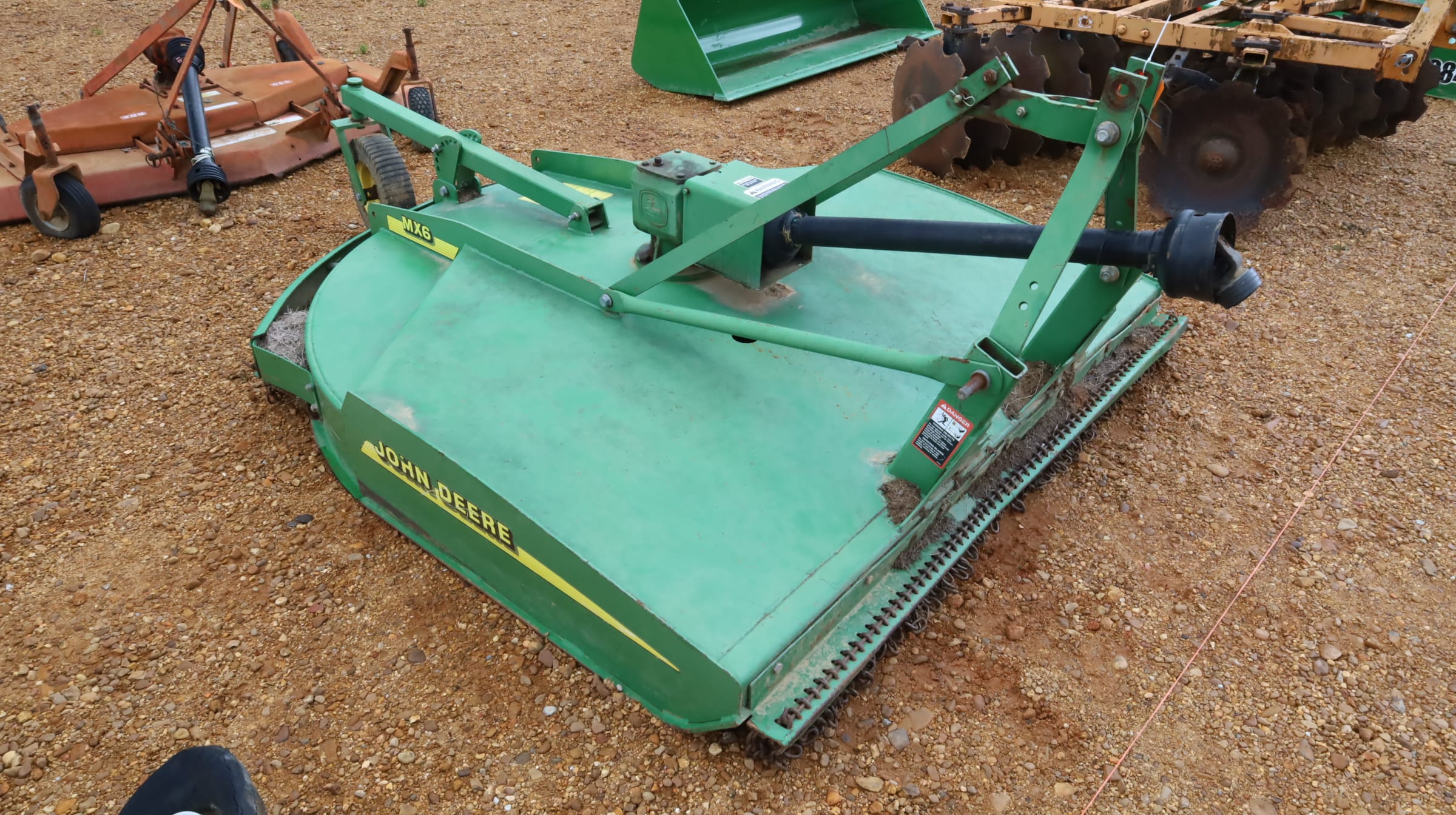 John Deere MX6 Equipment Image0