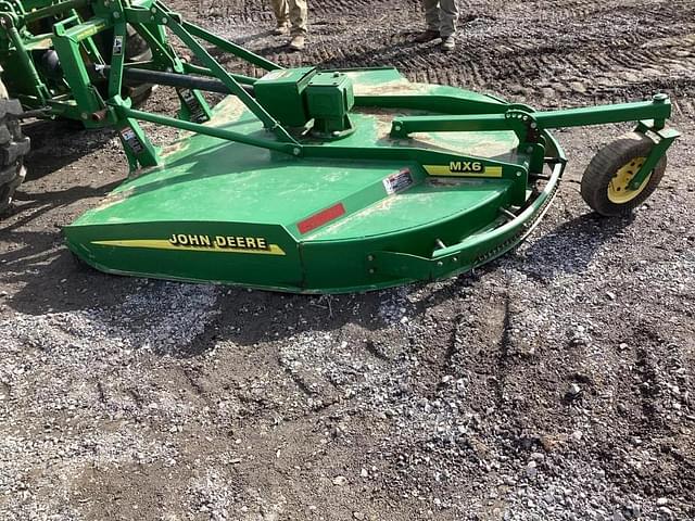 Image of John Deere MX6 equipment image 4