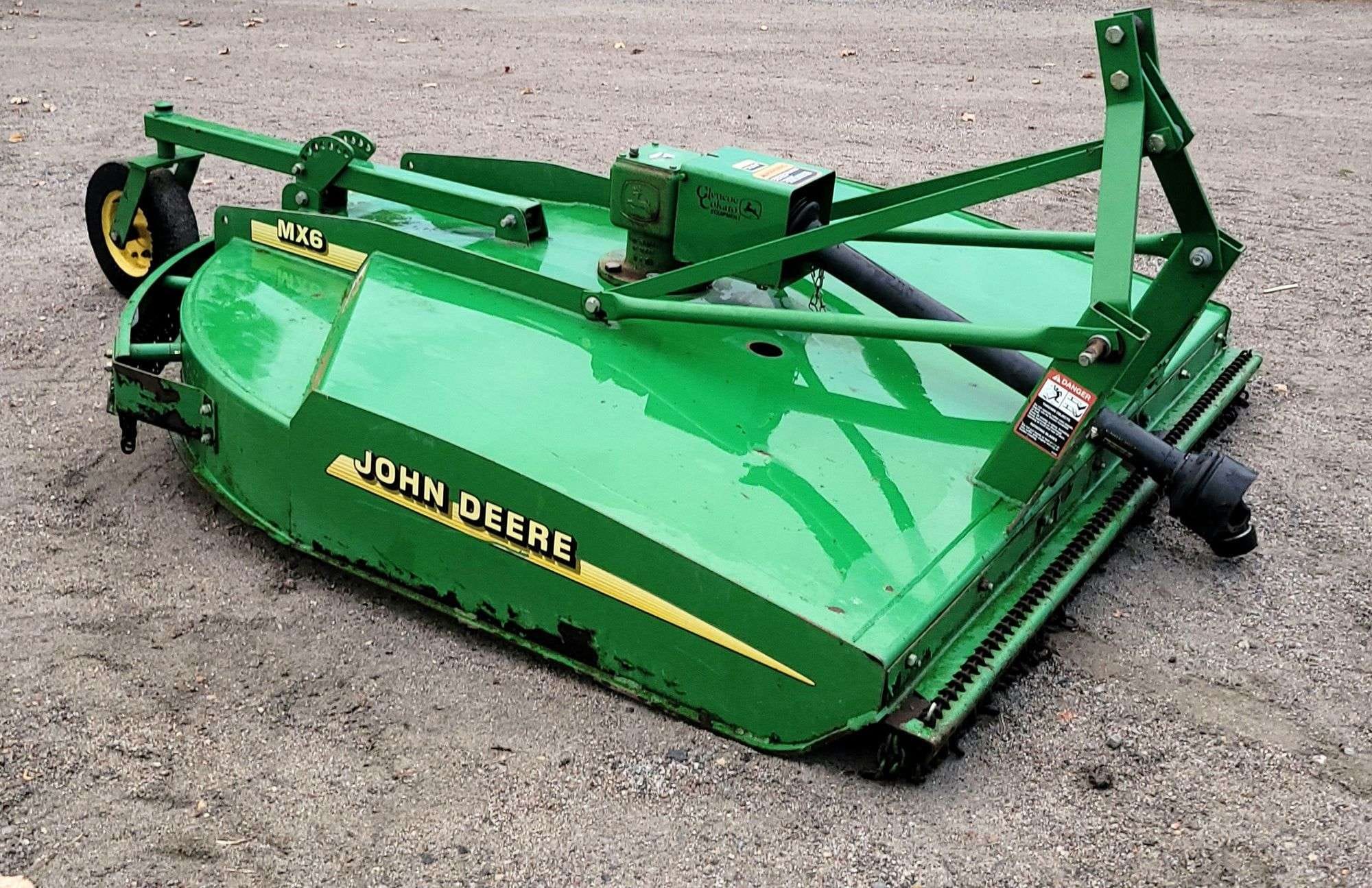 John Deere MX6 Equipment Image0