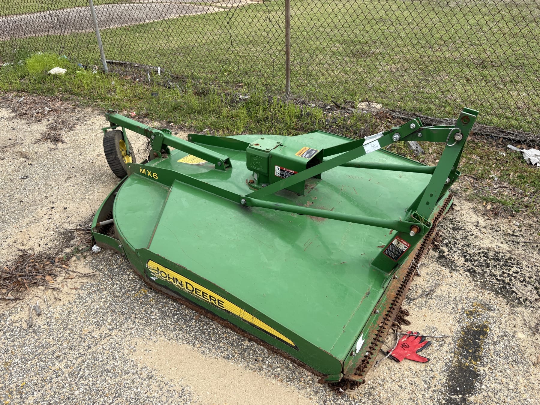 John Deere MX6 Equipment Image0