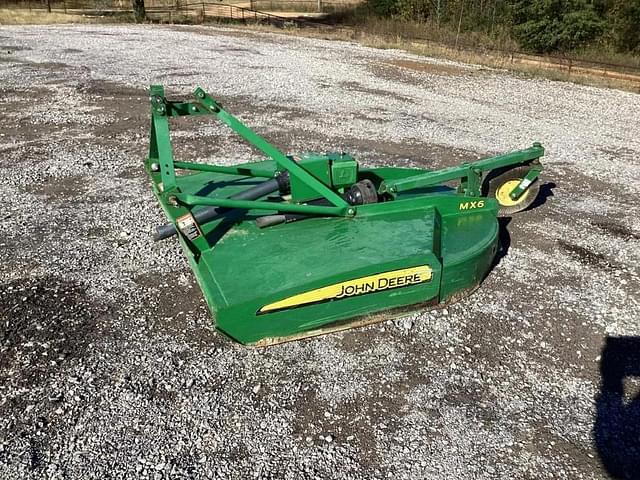 Image of John Deere MX6 equipment image 1