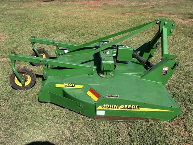 Image of John Deere MX8 equipment image 1