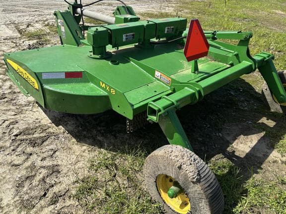 Image of John Deere MX8 equipment image 1