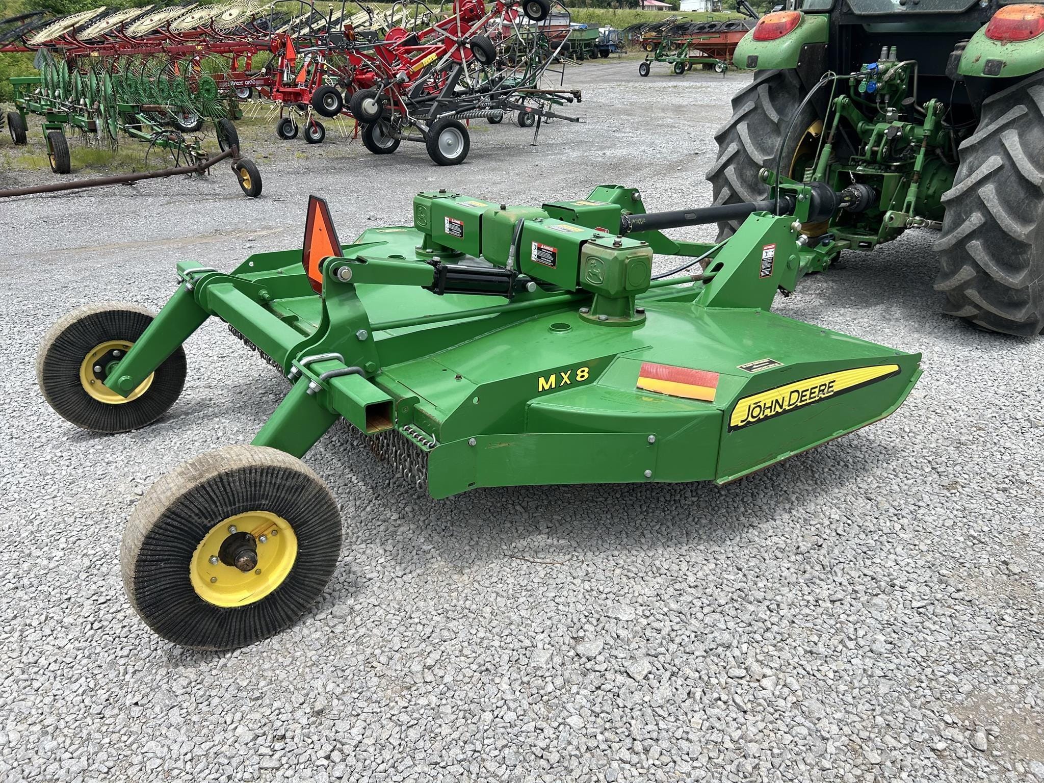 John Deere MX8 Equipment Image0