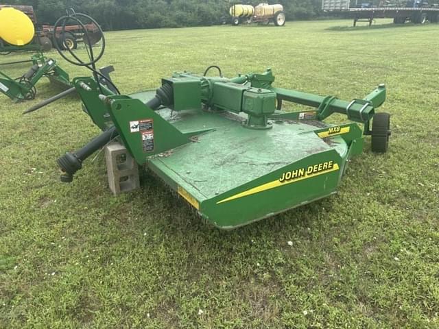 Image of John Deere MX8 equipment image 1