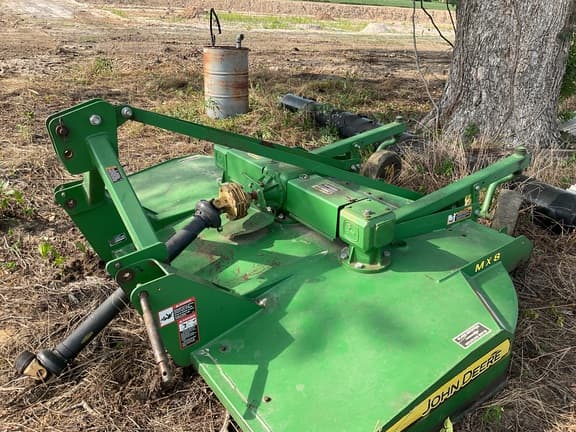 Image of John Deere MX8 equipment image 1