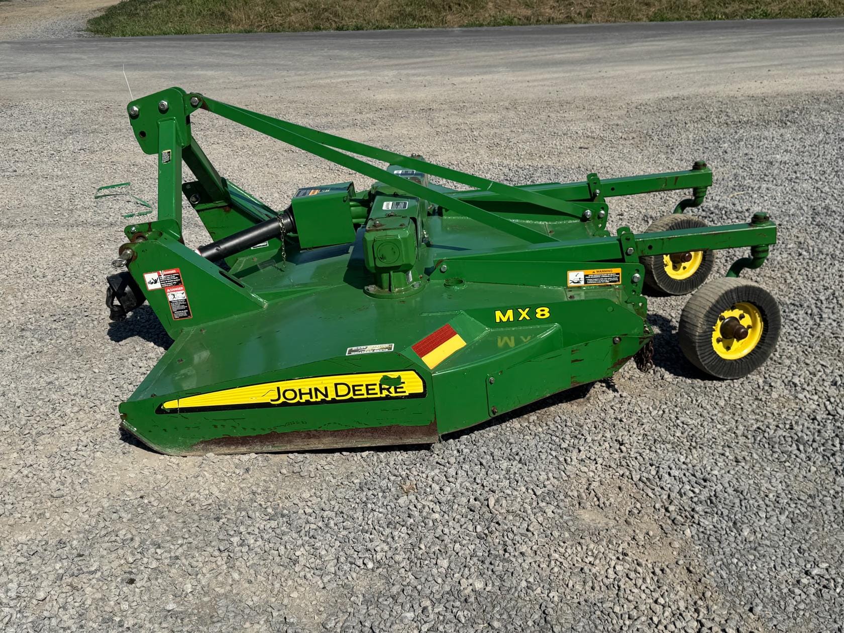 John Deere MX8 Equipment Image0