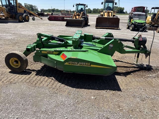 Image of John Deere MX8 equipment image 4