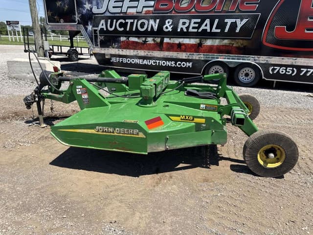 Image of John Deere MX8 equipment image 1