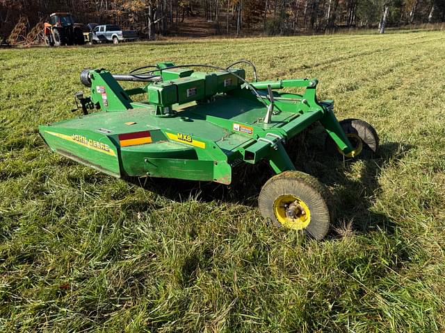 Image of John Deere MX8 equipment image 1