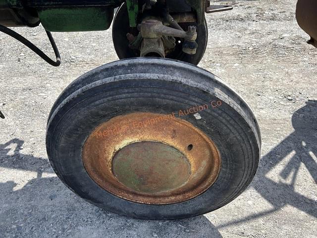 Image of John Deere M equipment image 2