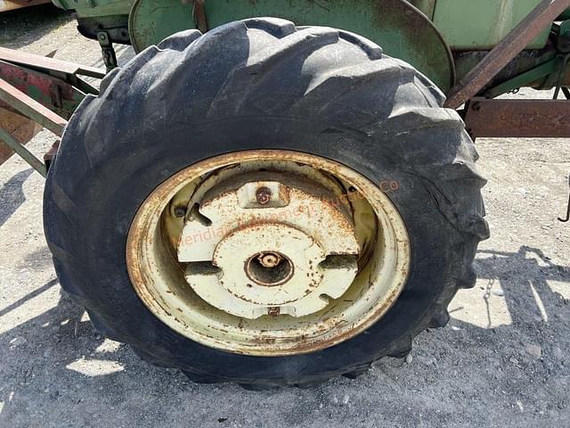 Image of John Deere M equipment image 4