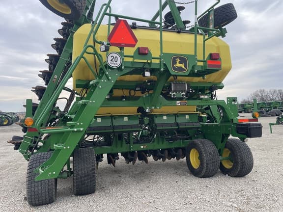 Image of John Deere N540C equipment image 3