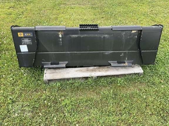 Image of John Deere Bucket equipment image 4