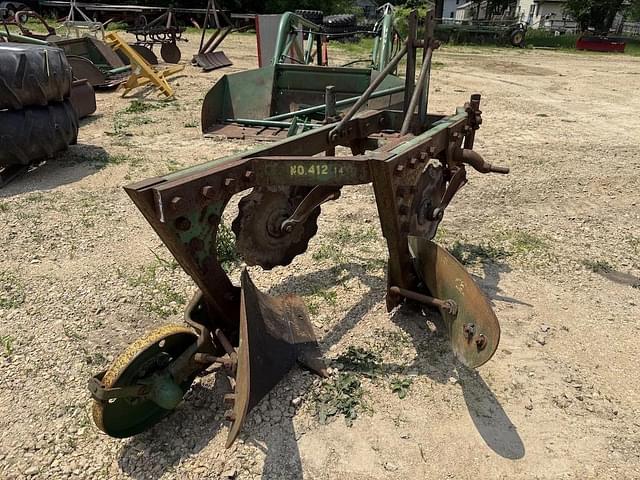 Image of John Deere 412 equipment image 4