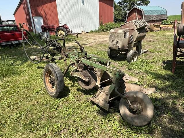 Image of John Deere 44 equipment image 1