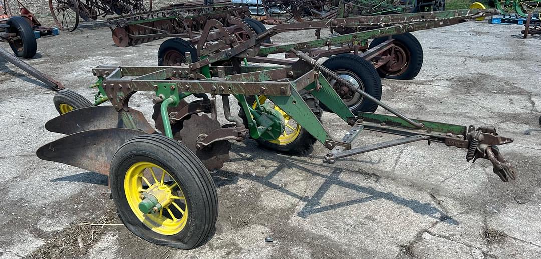 Image of John Deere 44 Primary image