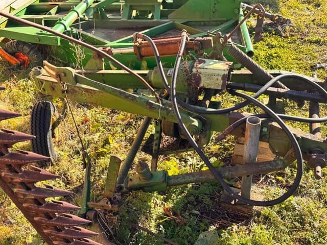 Image of John Deere No. 8 equipment image 4