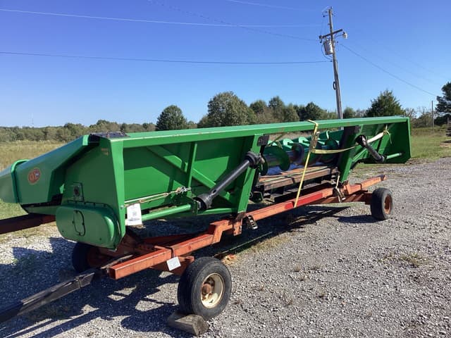 Image of John Deere 843 equipment image 4