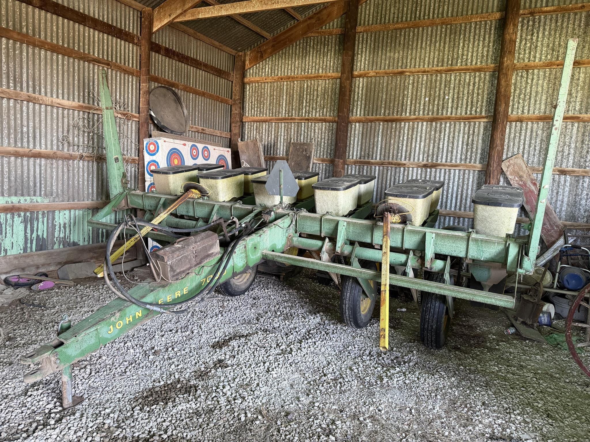 John Deere 7000 Equipment Image0