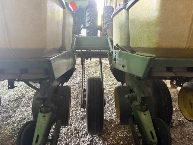 Image of John Deere 7000 equipment image 4
