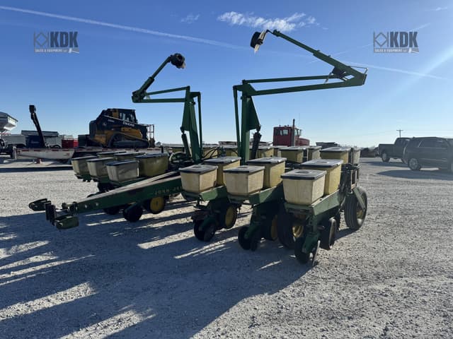 Image of John Deere P7000 equipment image 1