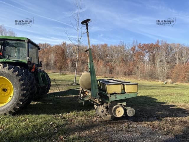 Image of John Deere P7000 equipment image 1