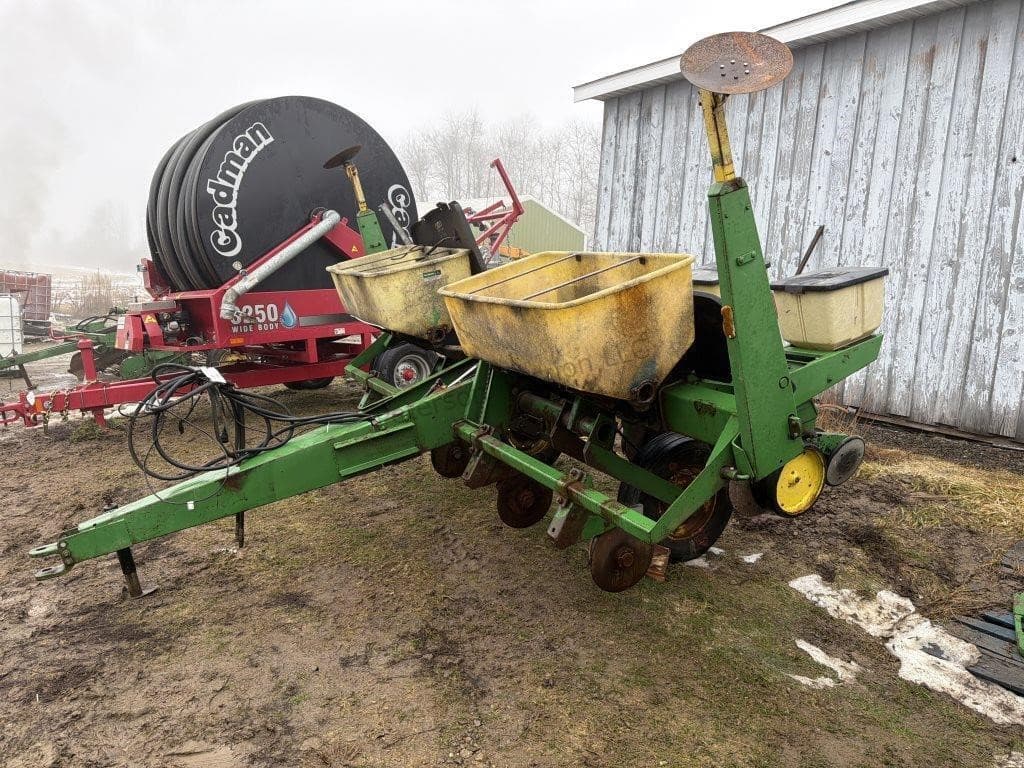 Image of John Deere 7000 Primary image