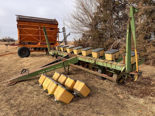 Image of John Deere P7000 equipment image 3