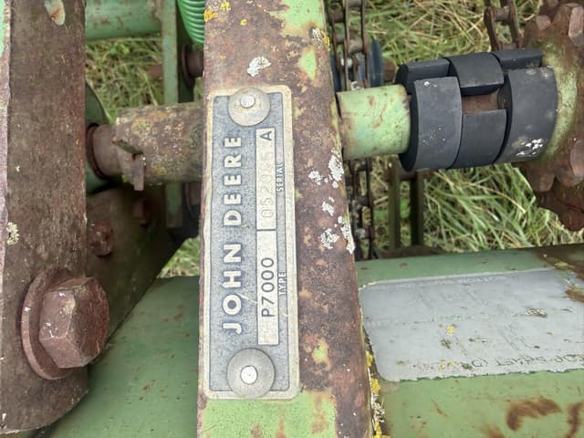 Image of John Deere P7000 equipment image 1
