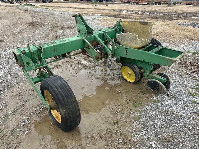 Image of John Deere P7100 equipment image 3