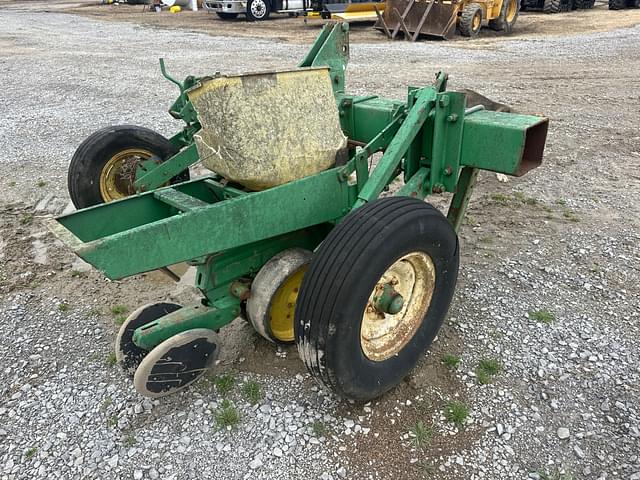 Image of John Deere P7100 equipment image 2