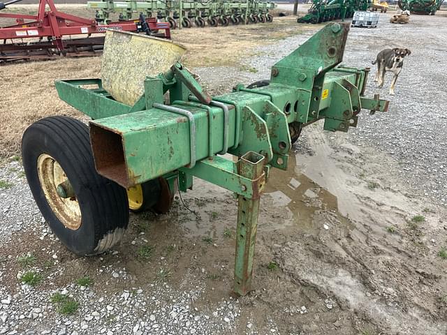 Image of John Deere P7100 equipment image 1