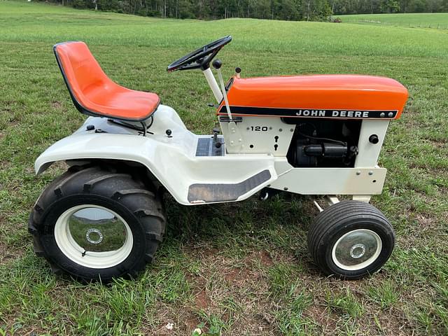 Image of John Deere 120 equipment image 4