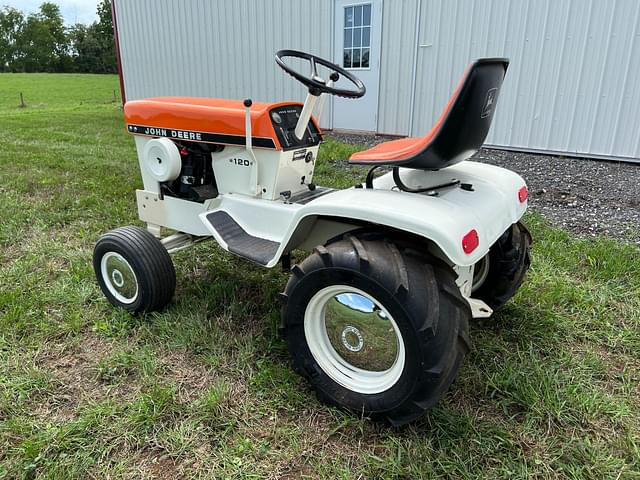 Image of John Deere 120 equipment image 1