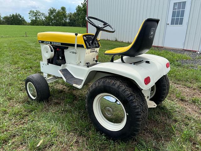 Image of John Deere 120 equipment image 1