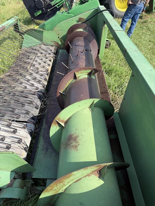 Image of John Deere 212 equipment image 3