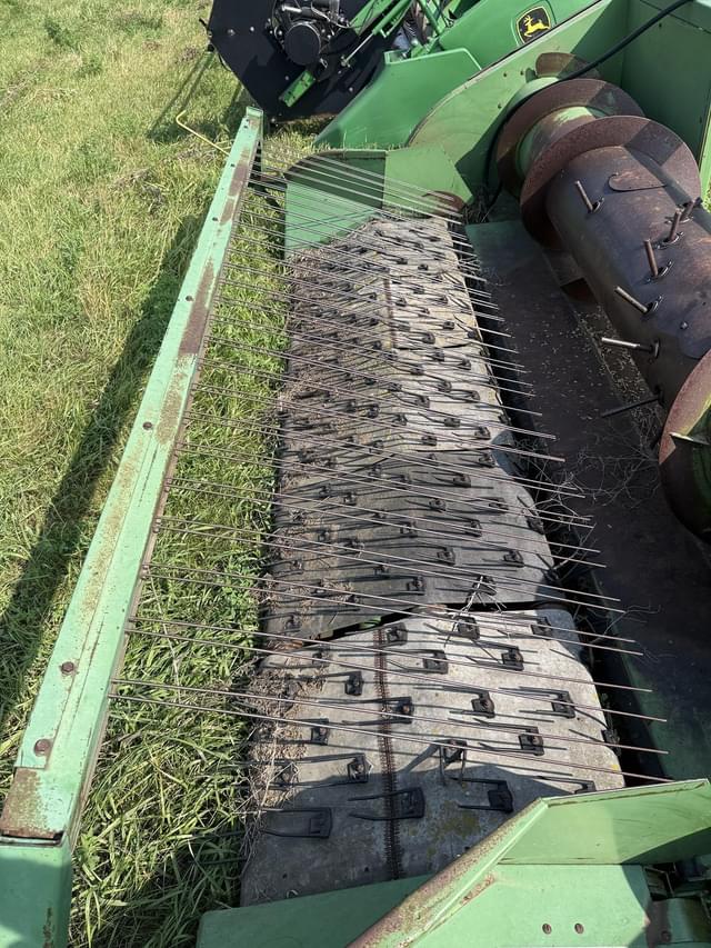 Image of John Deere 212 equipment image 4