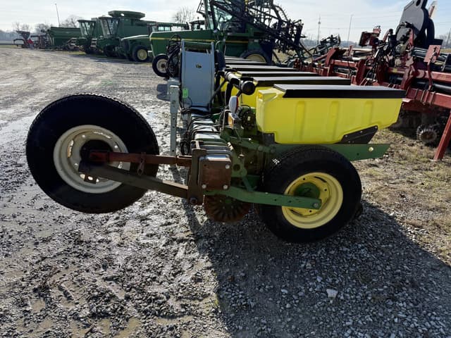 Image of John Deere MaxEmerge 2 equipment image 3