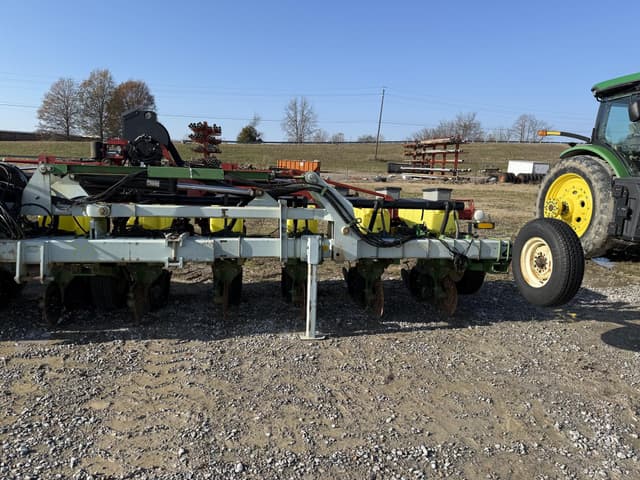 Image of John Deere MaxEmerge 2 equipment image 2