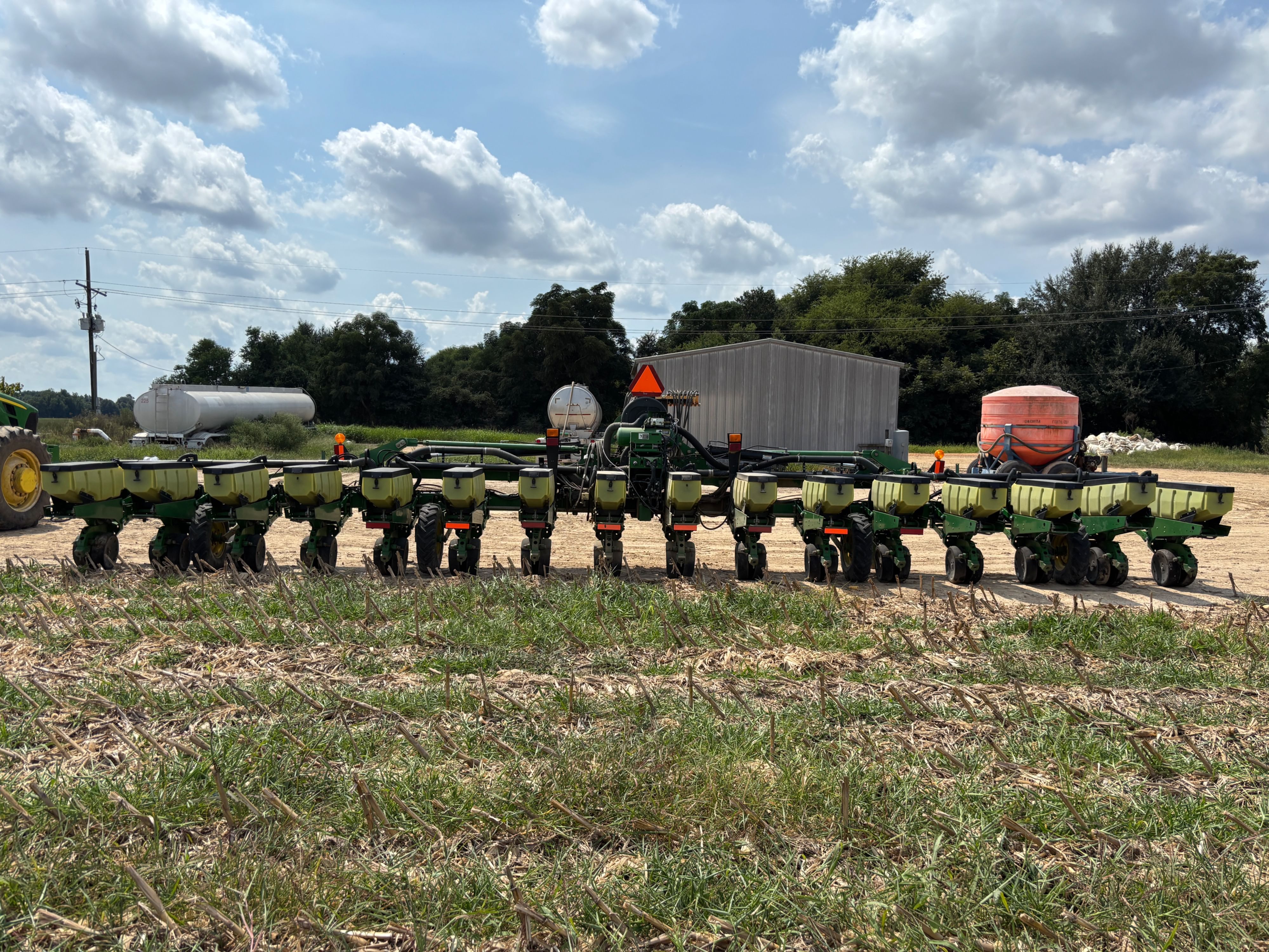 2012 John Deere MaxEmerge XP Equipment Image0