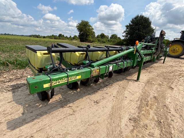 Image of John Deere MaxEmerge XP equipment image 2