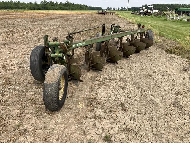 Image of John Deere 3100 equipment image 3
