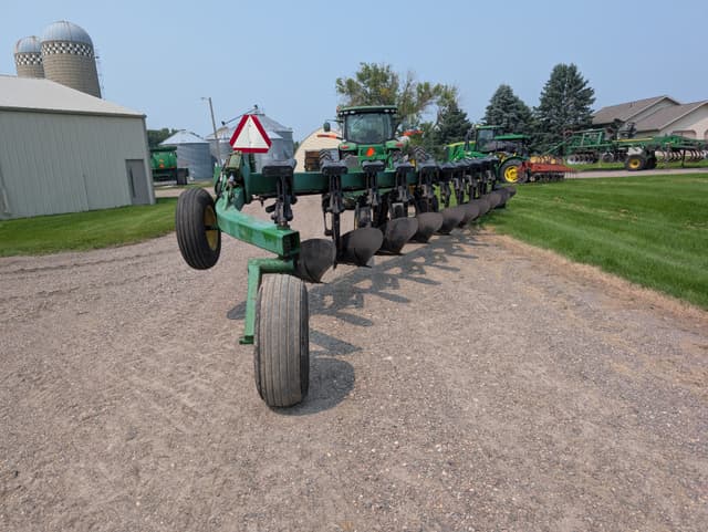 Image of John Deere 3710 equipment image 4