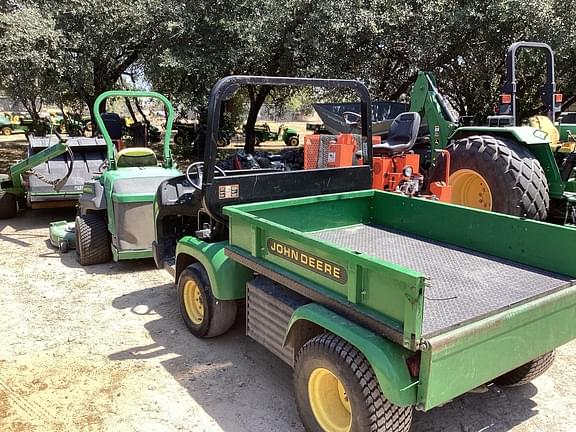 Image of John Deere Pro Gator 2030 equipment image 3