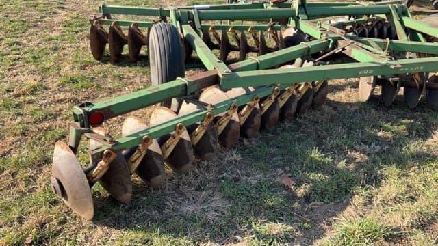 Image of John Deere H1110 equipment image 3