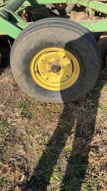 Image of John Deere H1110 equipment image 2