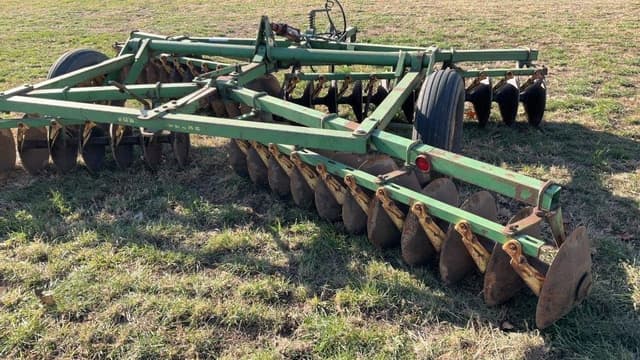 Image of John Deere H1110 equipment image 4