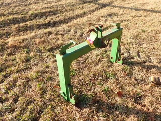 Image of John Deere Quick hitch equipment image 2